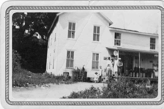  28 Farmer's Exchange; Susie,Marie,David,Sadie,Gertha,Arthur 