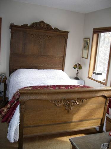 10 J.R. Wells House Bedroom Furniture