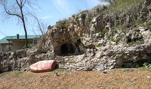 02 Bluff Cave