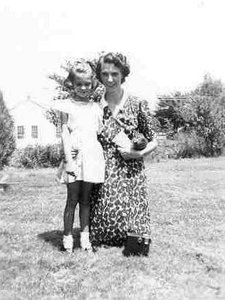 22 Mom and Sue - 1944
