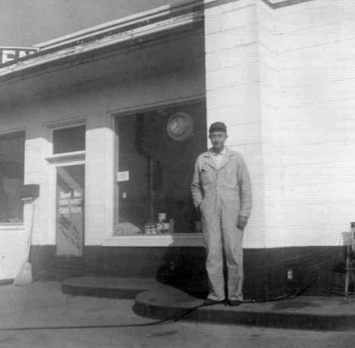 15 Johnnie Mead in front of Station after Last Remodeling