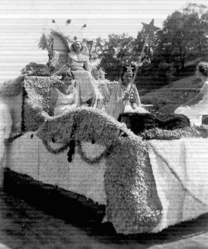 16 Juanita Messersmith - Centennial Queen Float