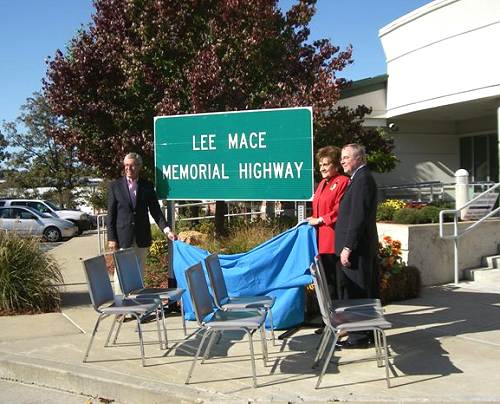 28 Gene Williams, Joyce Mace and Dr. Wayne Cooper