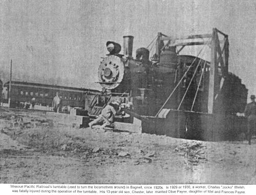 18 Missouri Pacific Railroad Turntable