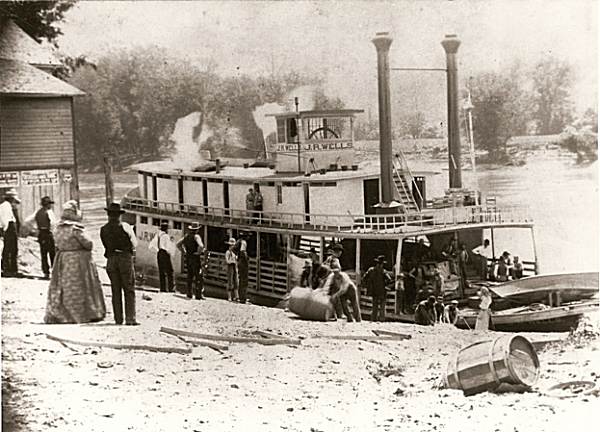 11 J.R. Wells unloading at Tuscumbia