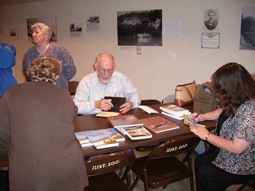 02 Dwight Weaver signing Books