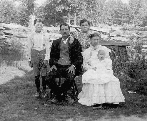 25a Pittman Wright, Aaron Wright, Kate Wright, Ida Wright Smith and Harold Smith