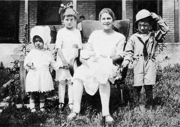 26 Freda Schulte, Pat Schulte, Catherine Bauer with Stella Schulte and Tony Schulte