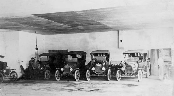 34 New Shipment of Model T's