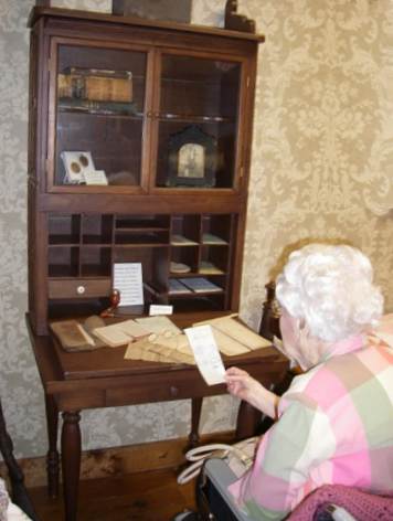 36 Helen at Fred Fendorf Desk