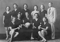 70 Girls Team - 1934