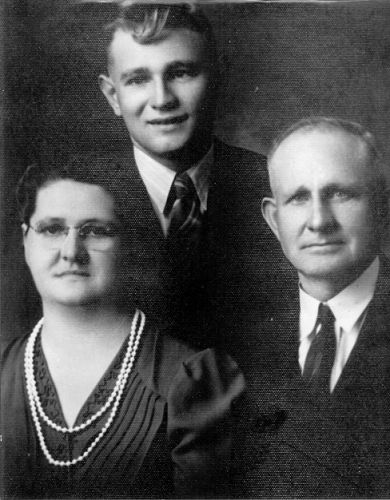 13 Charlie Bill Abbott - Right, Walter Gail Abbott - Middle, Nellie Abbott - Left