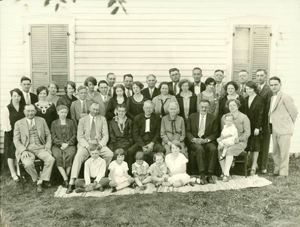 17 Extended Hawkin Family - 1927