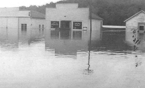49 1943 Meads Flat in Flood