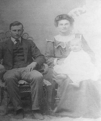 Walter, Annie and Bertha Doubikin @1904
