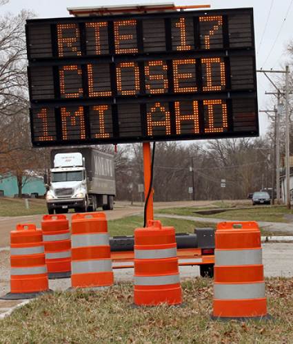 25 Highway 17 Bridge Sign