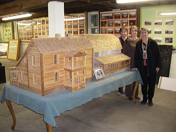 03 Marty, Judy and Mary with House and Barn