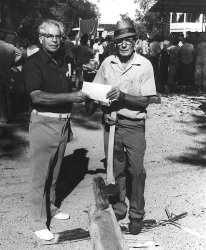 03 Arthur Clark receiving award from Earl Brown