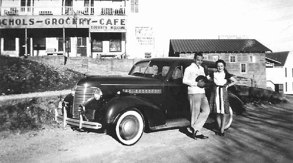 11 Nichols Store - Forest Gene and Kathyleen Kallenbach - 1938 - Kathyleen taught at Harbinger School in Etterville