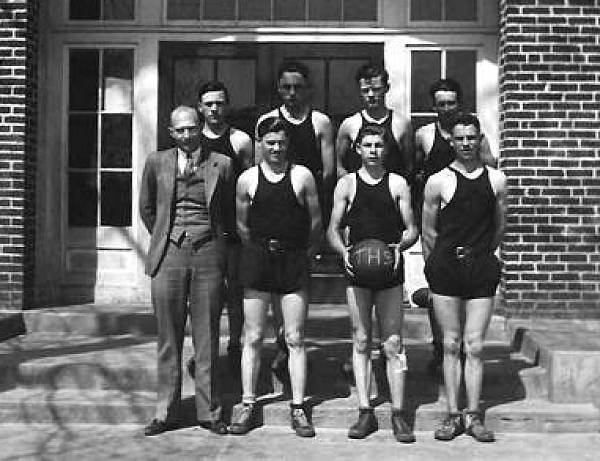 19 Tuscumbia H.S. Basketball Team - 1935