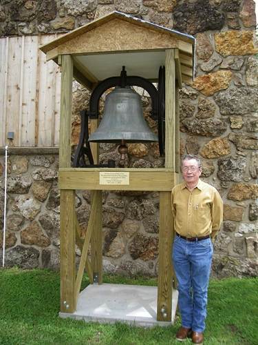 14 Jim Clark in front of Bell