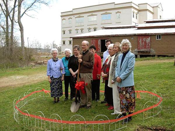 51 Wanda Wright, Helen Schulte, Betty Kallenbach, Joe Pryor, Judy Pryor, Joe Cochran, Peggy Hake, Donna Carrender and Sharon Cogdill