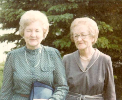07 Lela and Edith Short - 1982