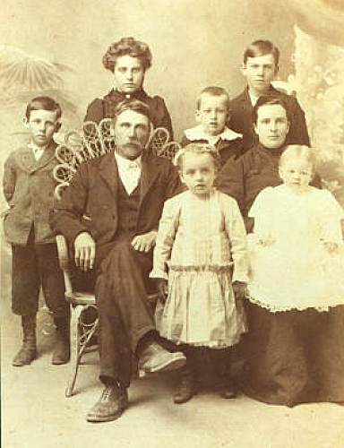 08 John Henry and Ida Adeline Bilyeu, Nellie Sophia, Lewis Clyde, William Howard, Leonard Luther, Allie Dorcas and Minnie Belle