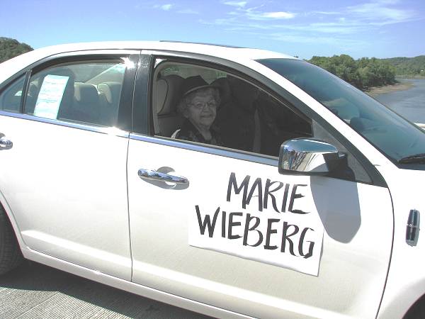 47 Marie Wieberg in Car