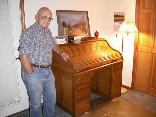 06 Hauenstein's Desk