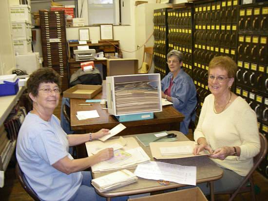 39 Doris Wiggins, Karen Smith and Linda Heller