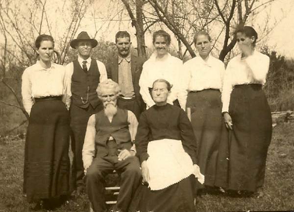 17 Children  about 1926 - Boys are Elmer and either Arthur or Charles - Girls are probably Olive, Mildred, Hester and Cora