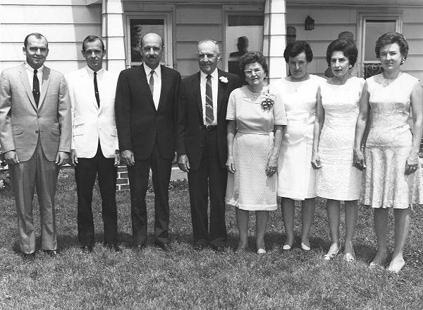 23 Family of Clate: Roger, Garrett, Kenneth, Clate, Sadie, Emma Ruth, Imogene and Luella Condra