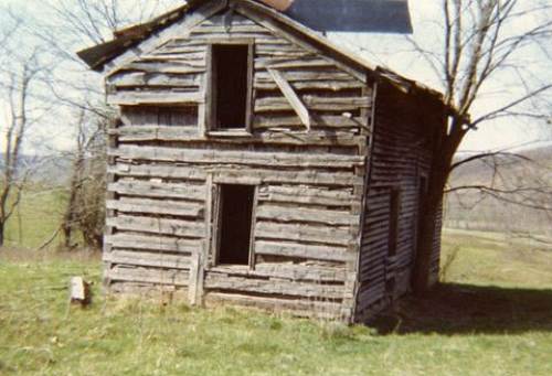 36 Arvazena Jarrett Hensley and Thomas Hensley Log Cabin