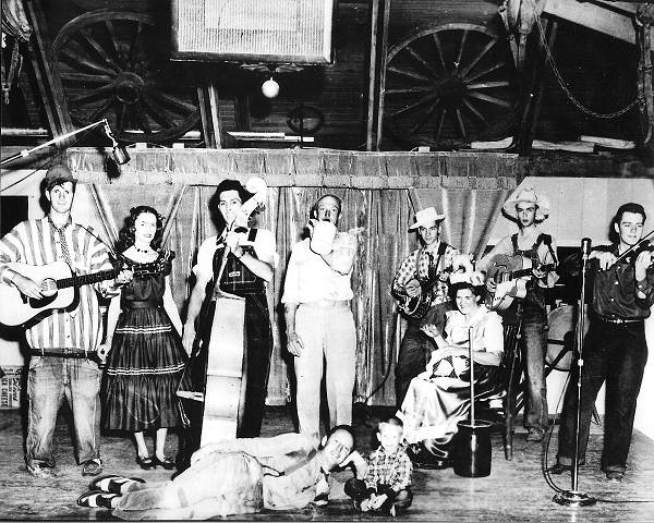 19 First Opry Group - Bob McCoy, Ramona Bullington, Lee Mace, Basel Robinette, Lonnie Hopkins, Bob Pesky, Ozark Annie and Billie Moore