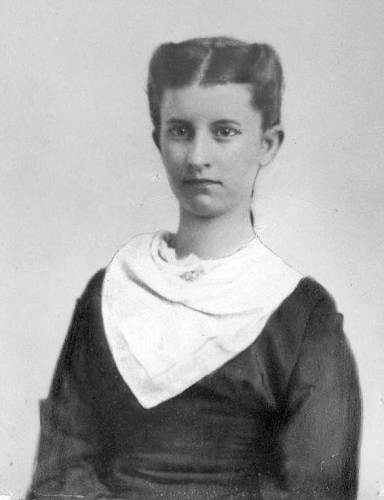19 Mary Olive Robinson - 1866-1900 - Wife of Professor Moles