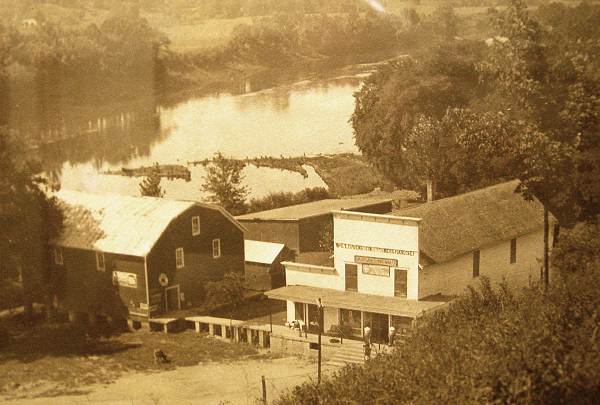 33 Hauenstein's Store