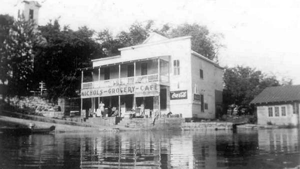 04 Nichols Store during Flood