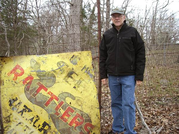 02 Joe Pryor with Sign