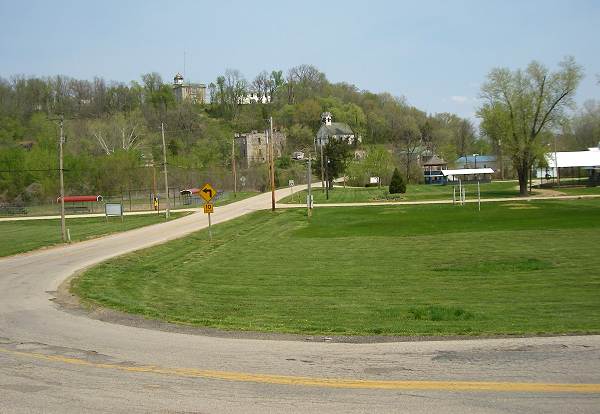 27 Goosebottom lookng East toward Bank, Church and Courthouse