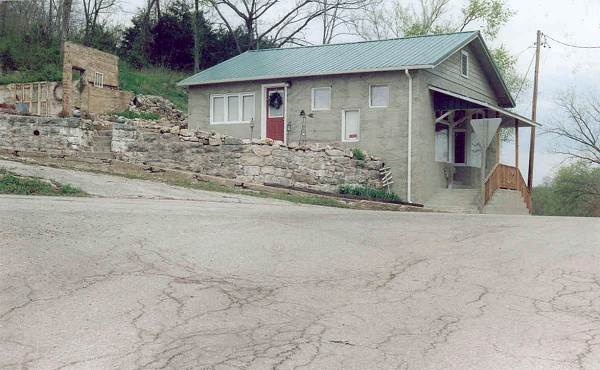 47 Current Photo of Old Post Office under the Hill