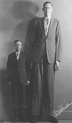 06 Robert Wadlow with Father