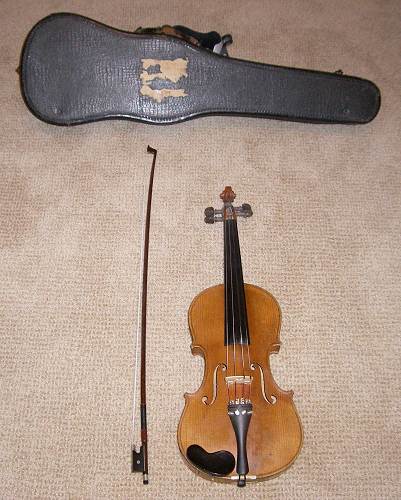 22b Elmer's Fiddle with Case and Bow