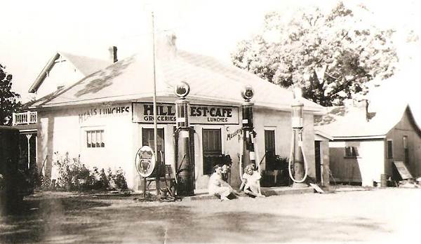 19 Hillcrest Cafe Tuscumbia - 1933, Nelly Small, Juanita Messersmith, Mildred Messersmith, Cabin R. Hiram Messersmith