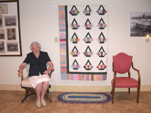 08 Elva Steen with Handmade Quilt