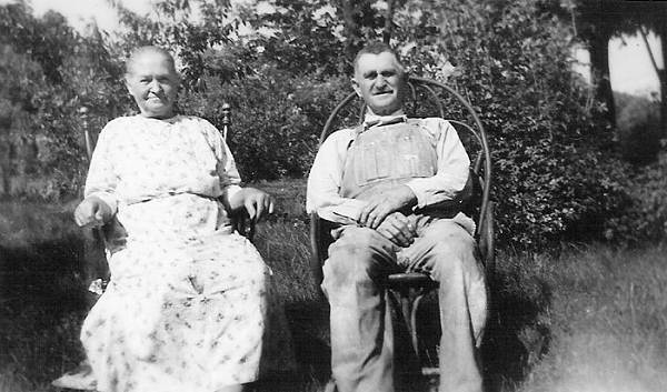 04 Phelix Wesley Smith and wife Fannie (Fike), son of William Harrison Smith and Lucy Ann (Gardner)