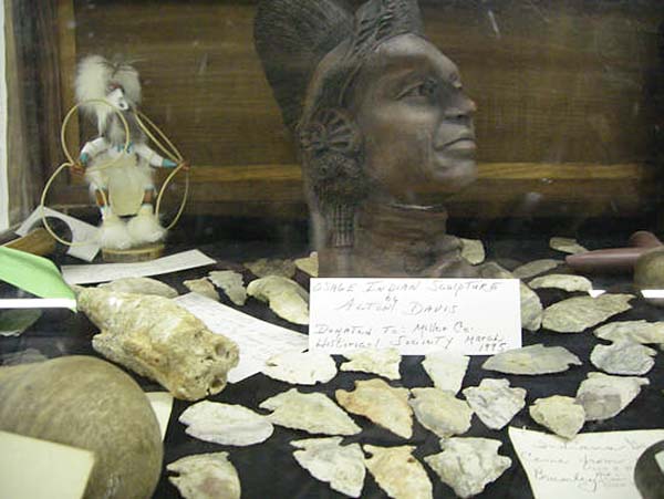 44 Arrowheads and Sculpture