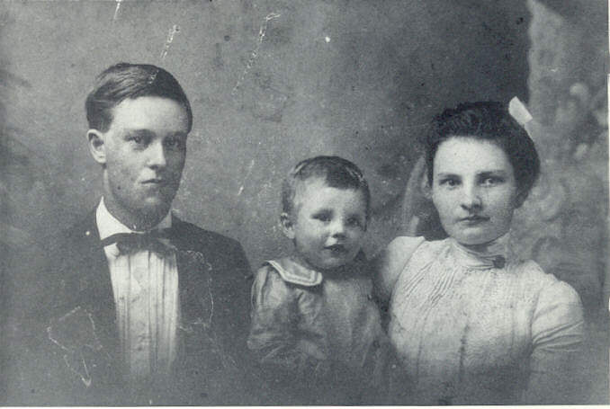 George W. Arnold Jr. and wife Isabelle Ferguson Arnold 