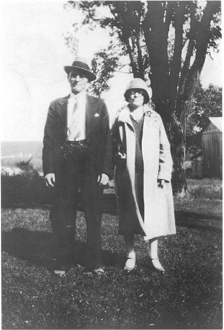 T and Mae Hooten Buttrick Ferguson