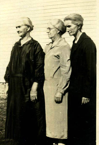 The children of David and Jemima Jarrett: Mary Humphrey, Minnie Ramsey and Barbara Cathleen Crane